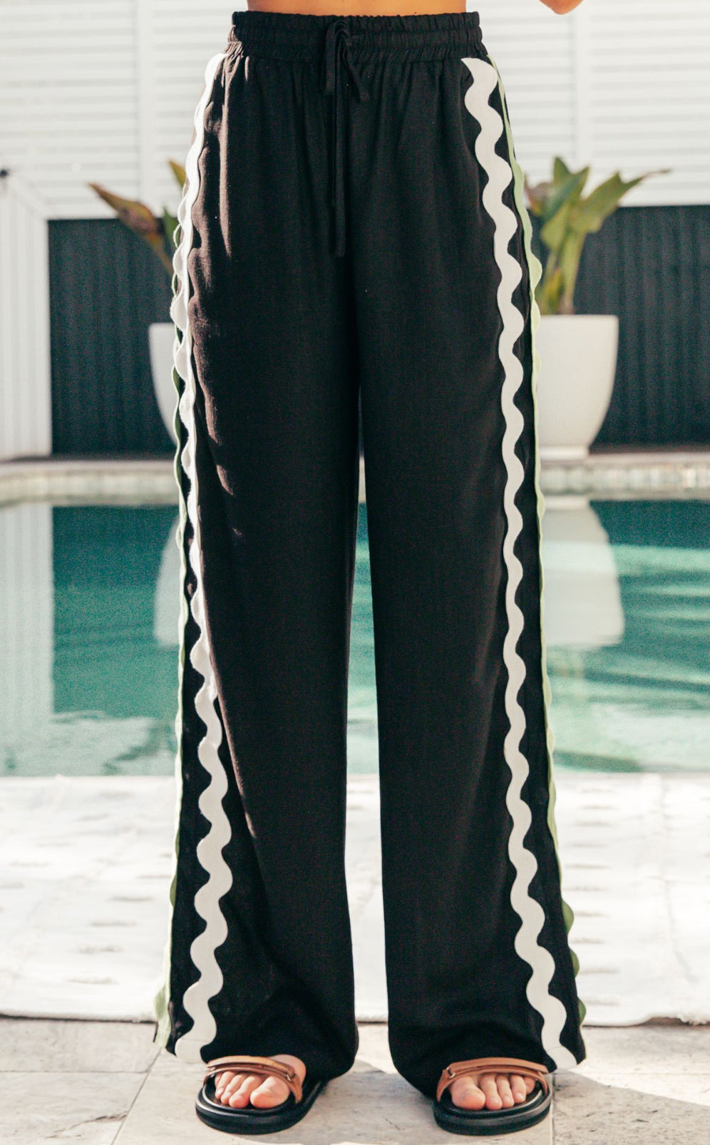 Barcelona Black Ric Rac Linen Pant